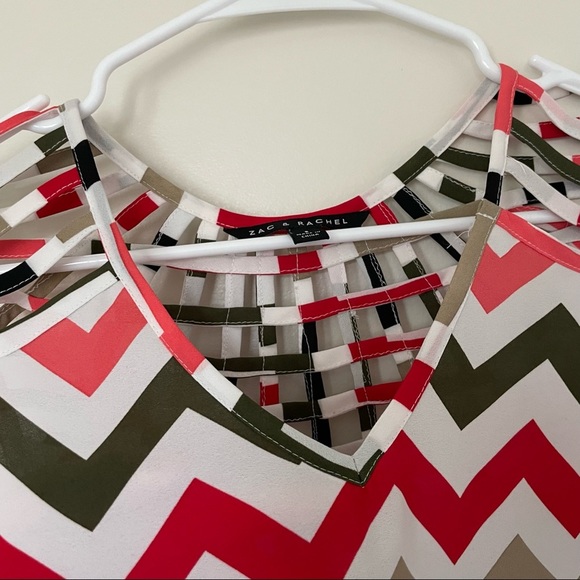 7 Tops $25/ Zac& Rachel Chevron Sleeveless Blouse. Size Small - Picture 3 of 8
